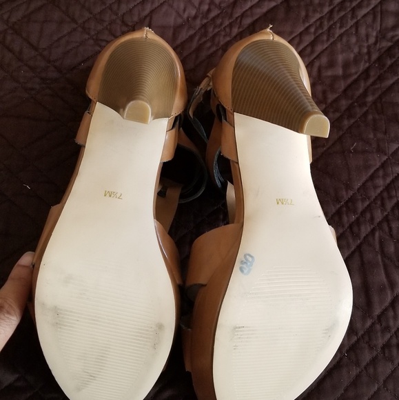 Tan Guess Pumps - Picture 4 of 4